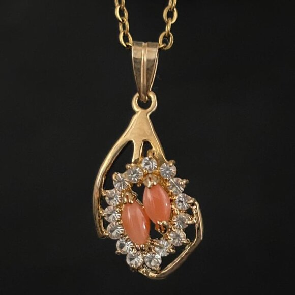 Vintage Coral Pendant Necklace, Dolphin Ore 18K Gold Electroplate - Picture 4 of 5